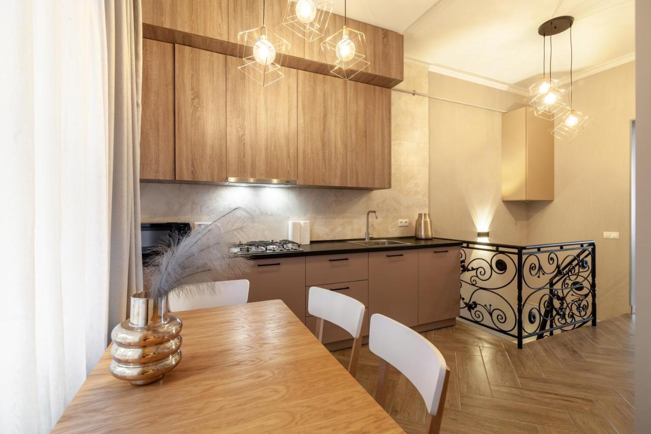 Avangard Saint Teodora III Apart Liov Exterior foto