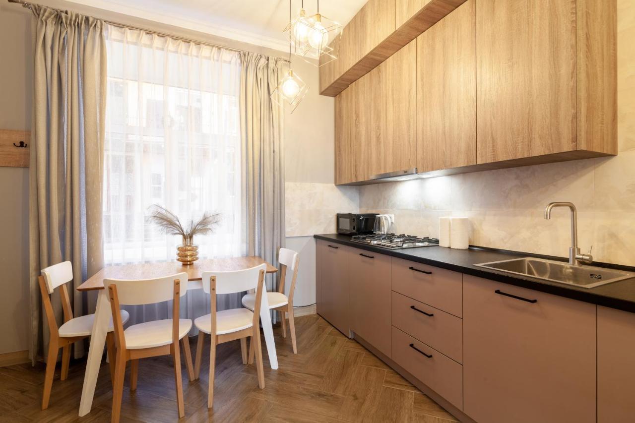 Avangard Saint Teodora III Apart Liov Exterior foto